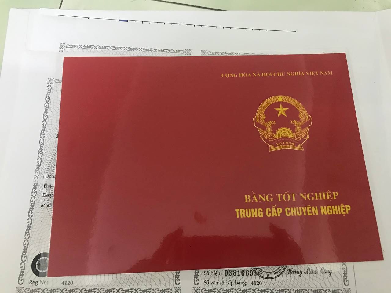 Làm Bằng Trung Cấp Giả Phôi Thật 100% Nhanh Chóng Và Chất Lượng