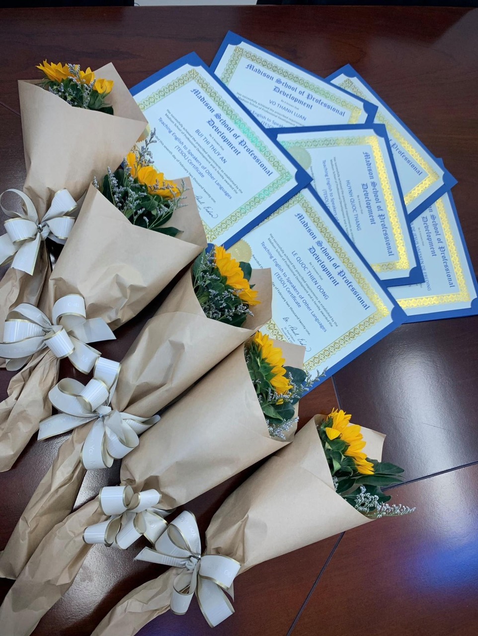 Làm Chứng Chỉ TESOL Giá Rẻ, Uy Tín Tại Làm Bằng Giả Phôi Thật