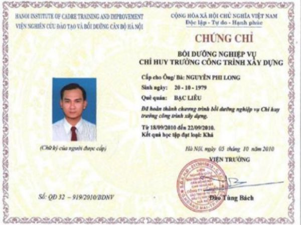 Các lợi ích của việc sử dụng phôi bằng và tem bằng cấp 7 màu từ Làm Bằng Giả Phôi Thật