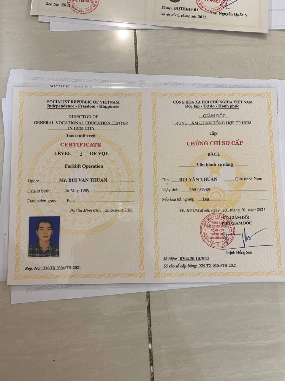 Làm Chứng Chỉ Xe Nâng Bao Công Chứng Đi Làm Trên Cả Nước