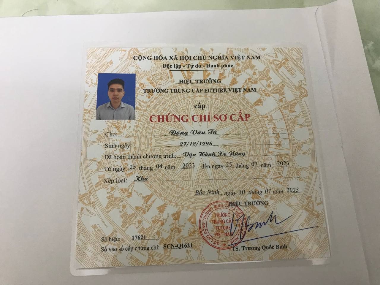 Làm Chứng Chỉ Xe Nâng Bao Công Chứng Đi Làm Trên Cả Nước