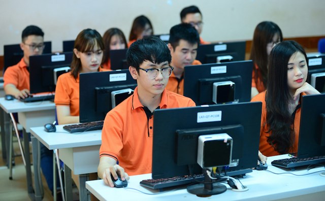 Làm Bằng Đại Học FPT Chất lượng - Không Cần Đến Trường