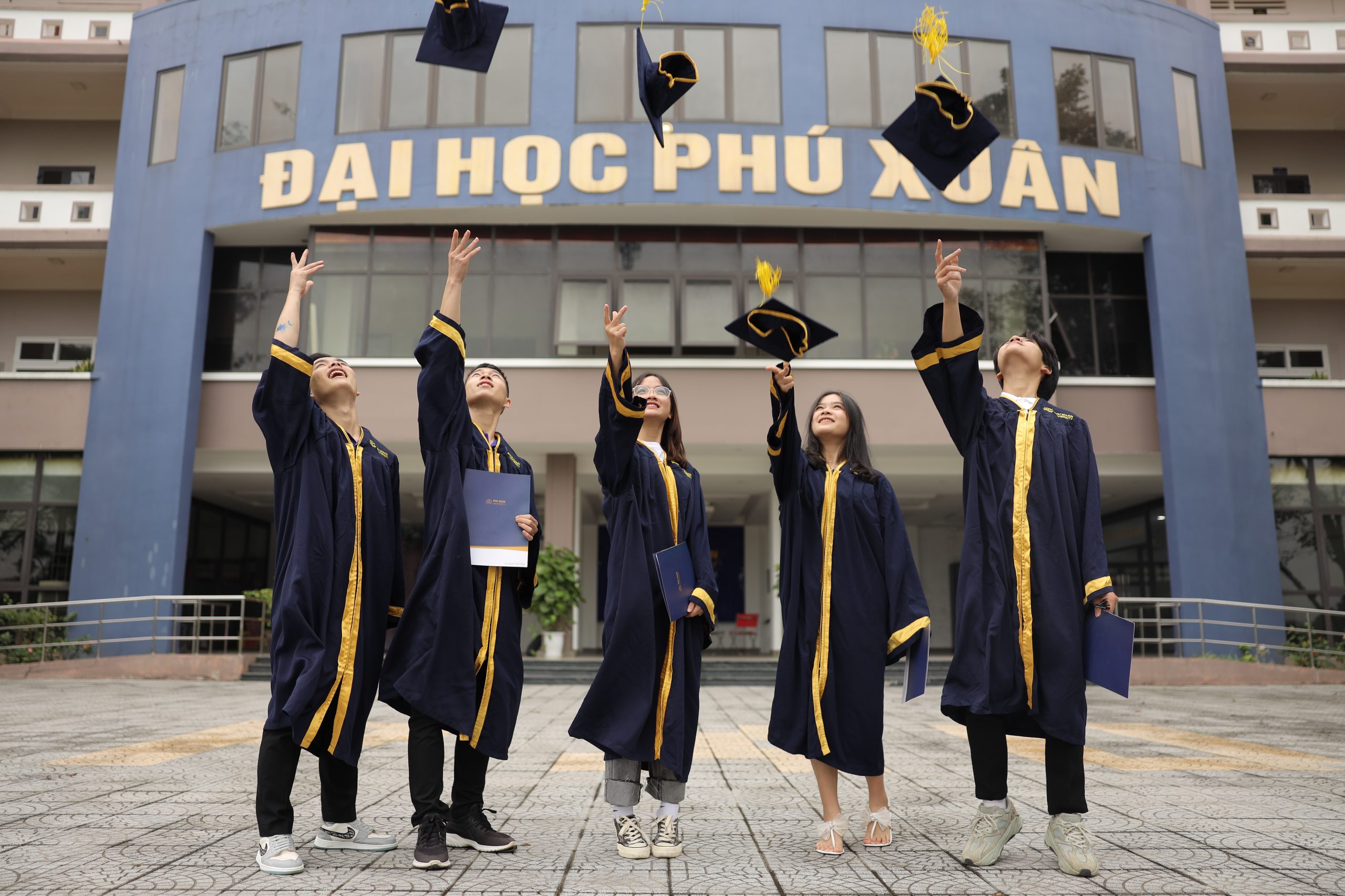 Làm Bằng Đại Học Huế Phôi Thật Đầy Đủ Hồ Sơ Gốc Tại Trường