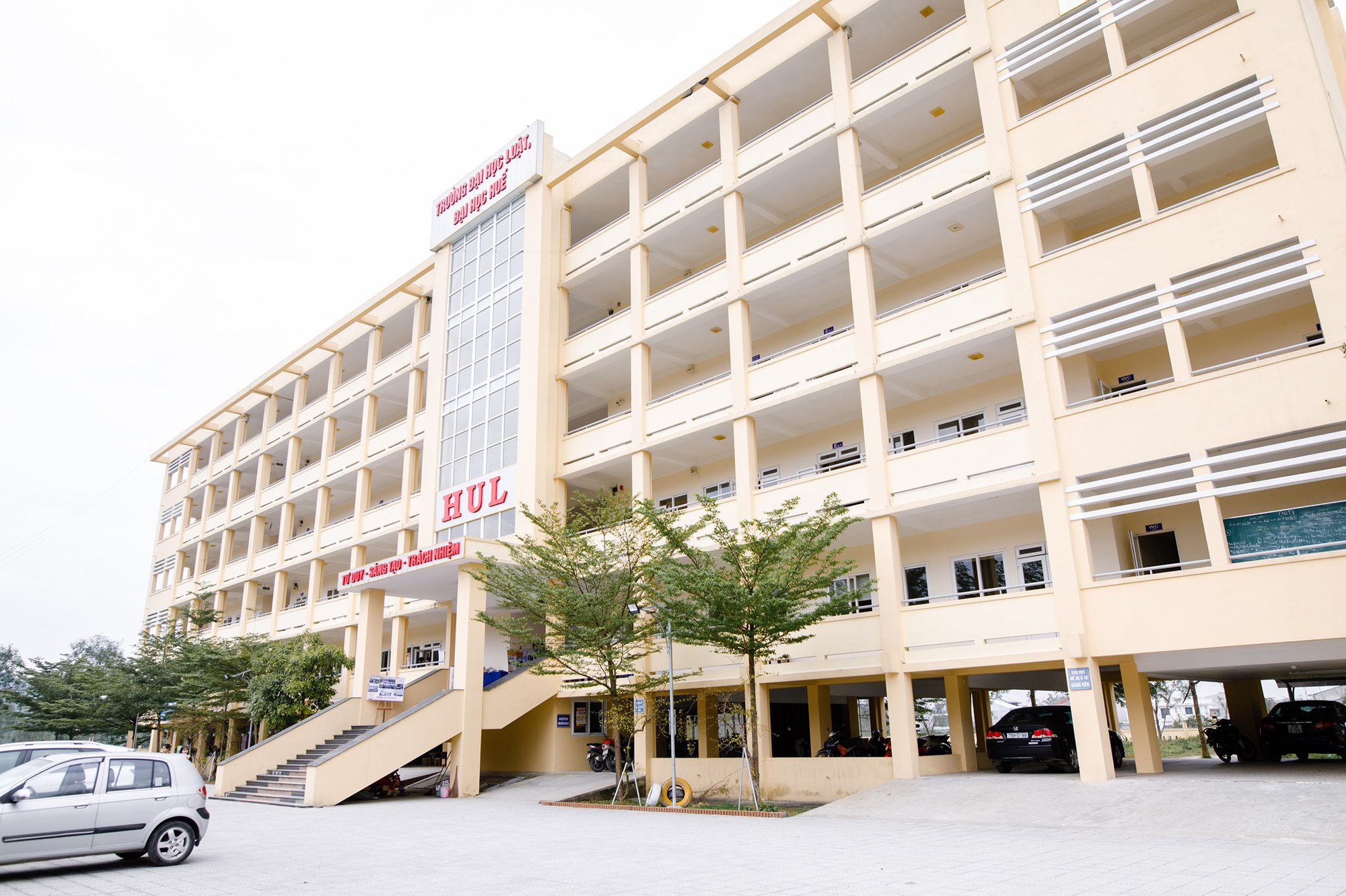 Làm Bằng Đại Học Huế Phôi Thật Đầy Đủ Hồ Sơ Gốc Tại Trường