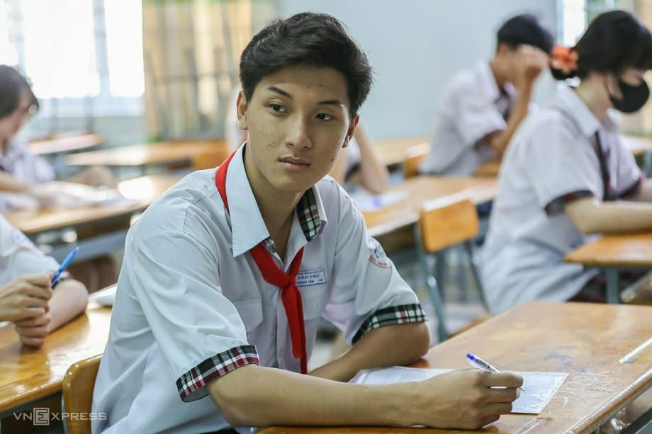 Trường Chuyên Anh Là Gì: Có Nên Học Trường Chuyên Anh?